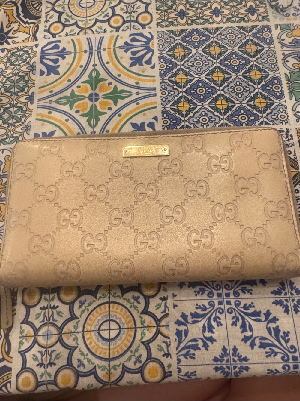 Authentic Gucci Guccissima Ivory Leather Zip Around Wallet